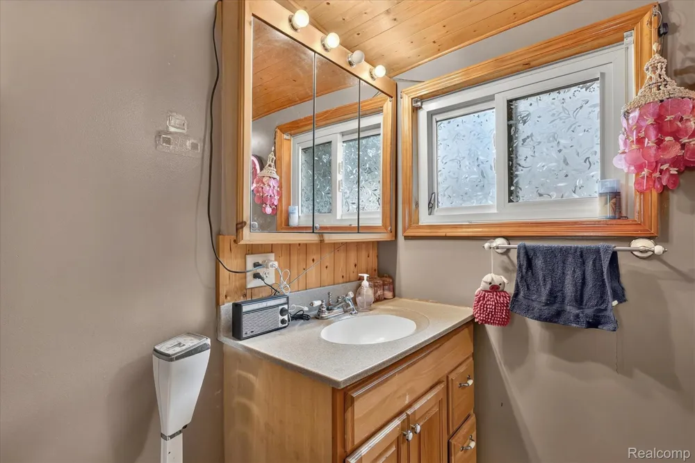 17 E White Lake Dr, Twin Lakes, MI 49457 Drive Dalton Township, MI 49457