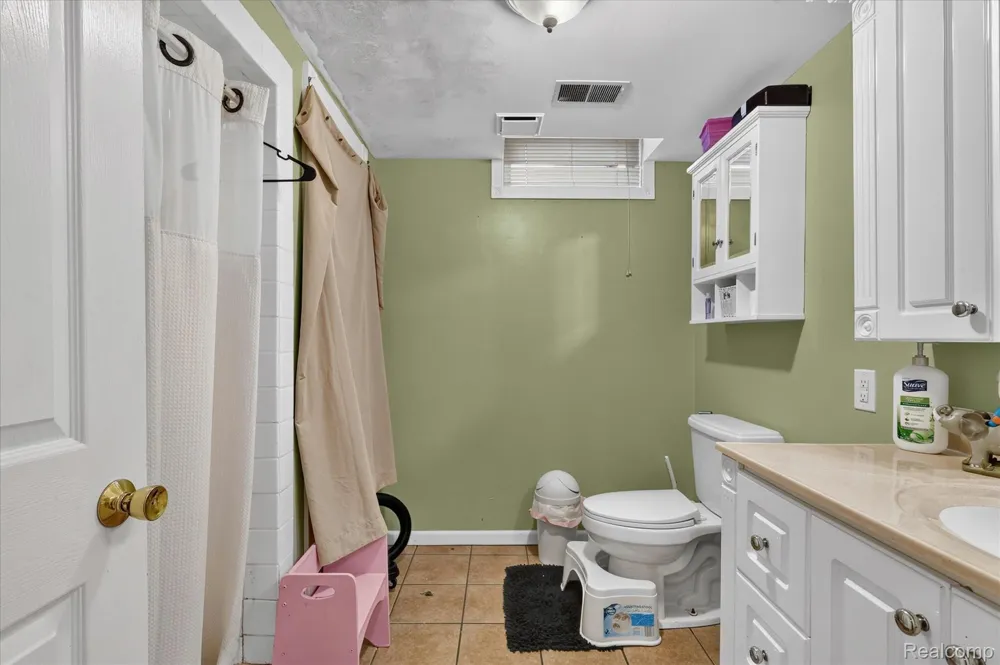 17 E White Lake Dr, Twin Lakes, MI 49457 Drive Dalton Township, MI 49457
