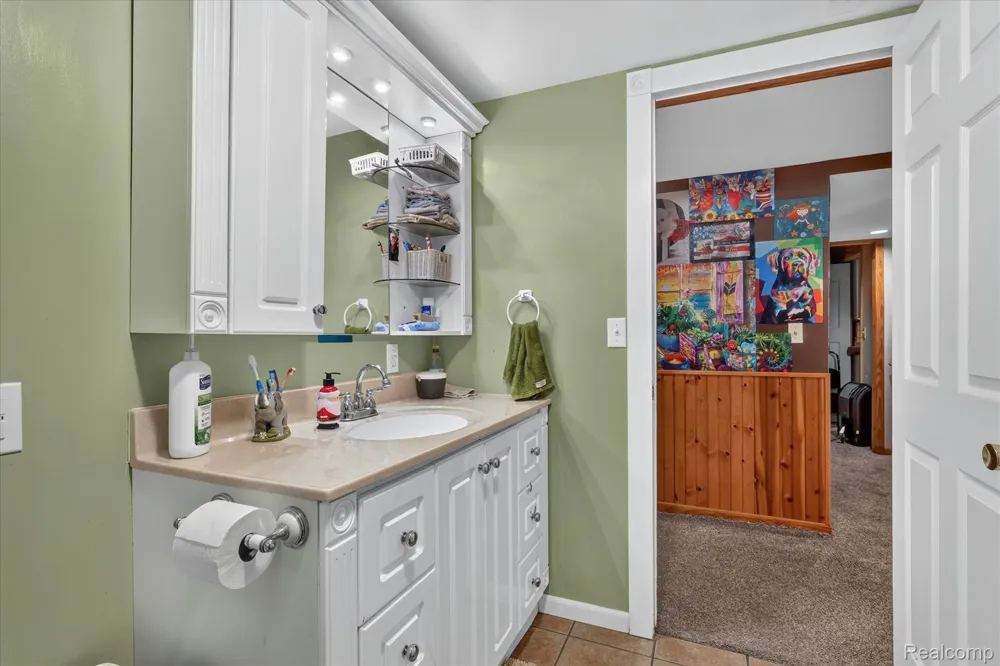 17 E White Lake Dr, Twin Lakes, MI 49457 Drive Dalton Township, MI 49457