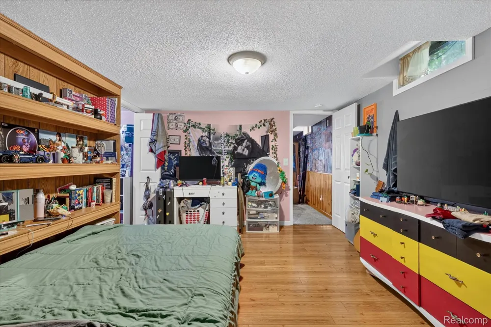 17 E White Lake Dr, Twin Lakes, MI 49457 Drive Dalton Township, MI 49457