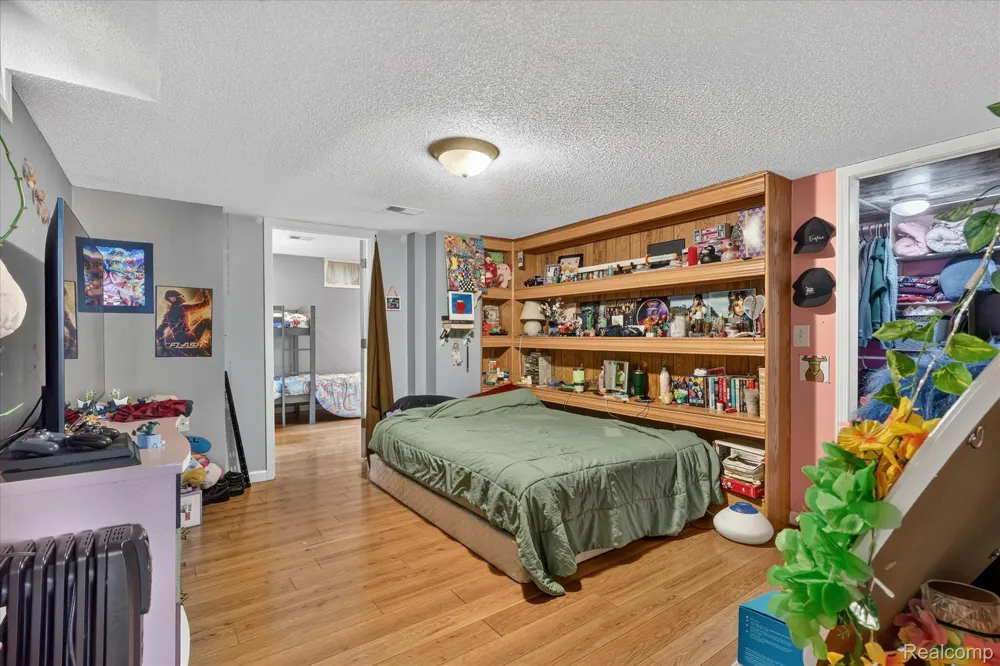 17 E White Lake Dr, Twin Lakes, MI 49457 Drive Dalton Township, MI 49457