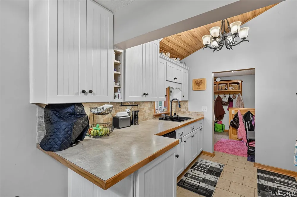17 E White Lake Dr, Twin Lakes, MI 49457 Drive Dalton Township, MI 49457