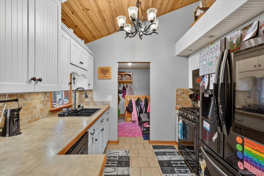 17 E White Lake Dr, Twin Lakes, MI 49457 Drive Dalton Township, MI 49457