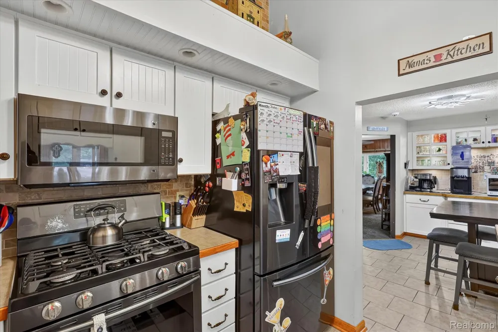 17 E White Lake Dr, Twin Lakes, MI 49457 Drive Dalton Township, MI 49457