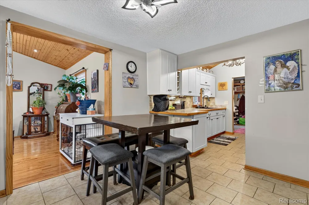 17 E White Lake Dr, Twin Lakes, MI 49457 Drive Dalton Township, MI 49457