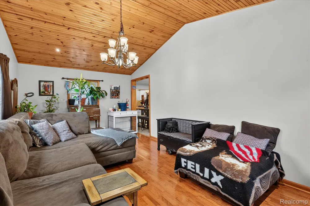 17 E White Lake Dr, Twin Lakes, MI 49457 Drive Dalton Township, MI 49457