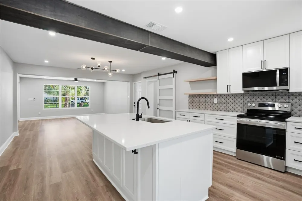 707 ABERDEEN CIRCLE Tampa, FL 33617