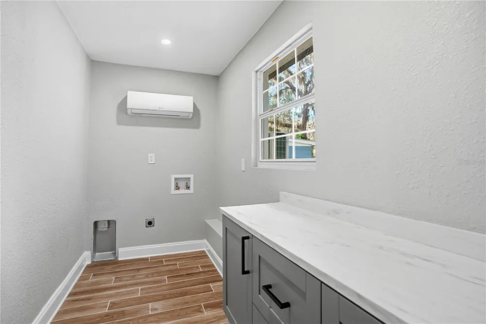 707 ABERDEEN CIRCLE Tampa, FL 33617