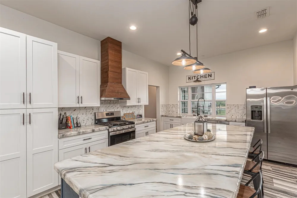 4886 County Road 1037 Celeste, TX 75426
