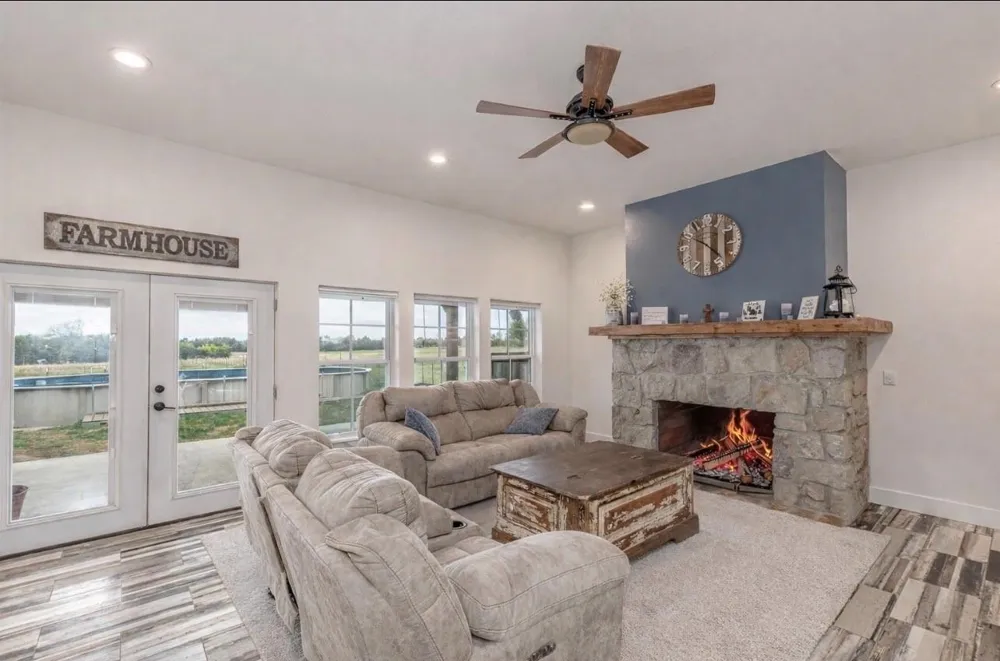4886 County Road 1037 Celeste, TX 75426