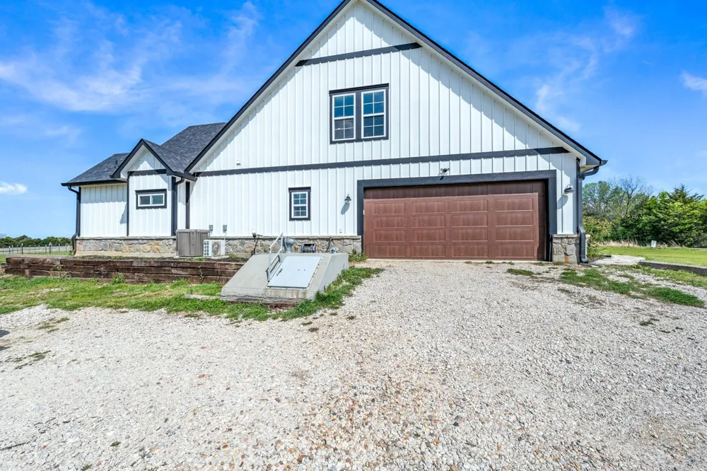 4886 County Road 1037 Celeste, TX 75426