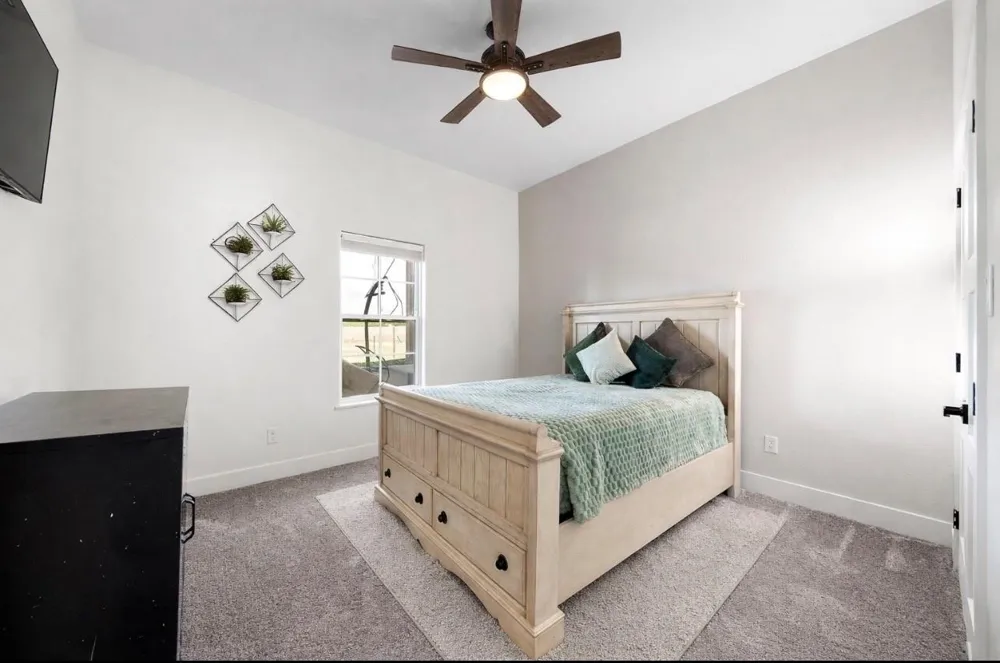 4886 County Road 1037 Celeste, TX 75426