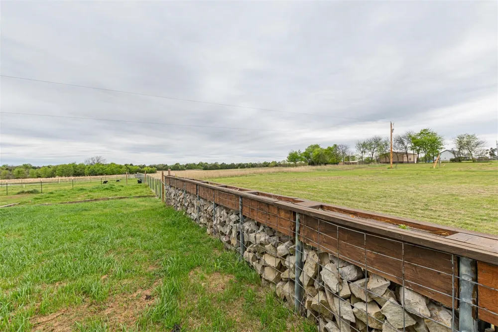 4886 County Road 1037 Celeste, TX 75426