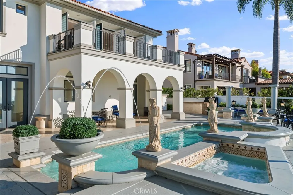7 Vista Luci Newport Coast, CA 92657