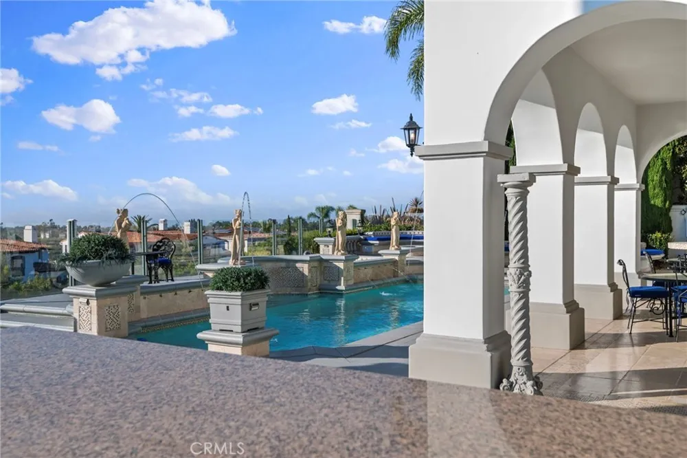 7 Vista Luci Newport Coast, CA 92657