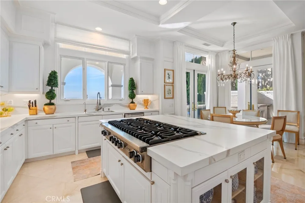 7 Vista Luci Newport Coast, CA 92657