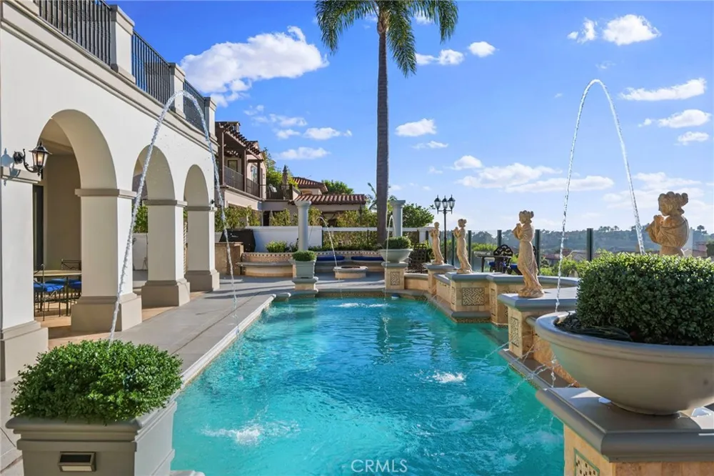 7 Vista Luci Newport Coast, CA 92657