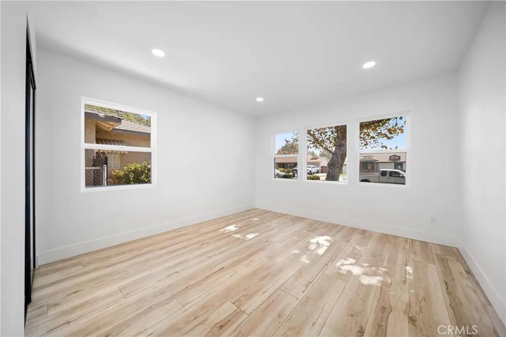 651 Workman Street San Fernando, CA 91340