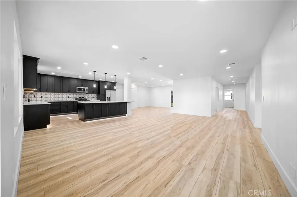 651 Workman Street San Fernando, CA 91340