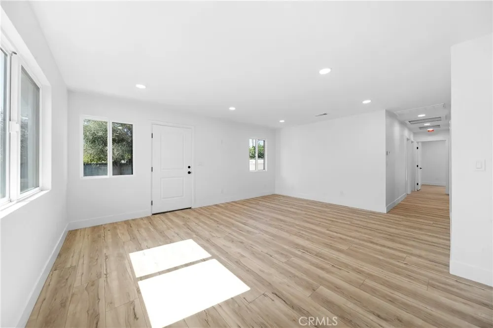 651 Workman Street San Fernando, CA 91340