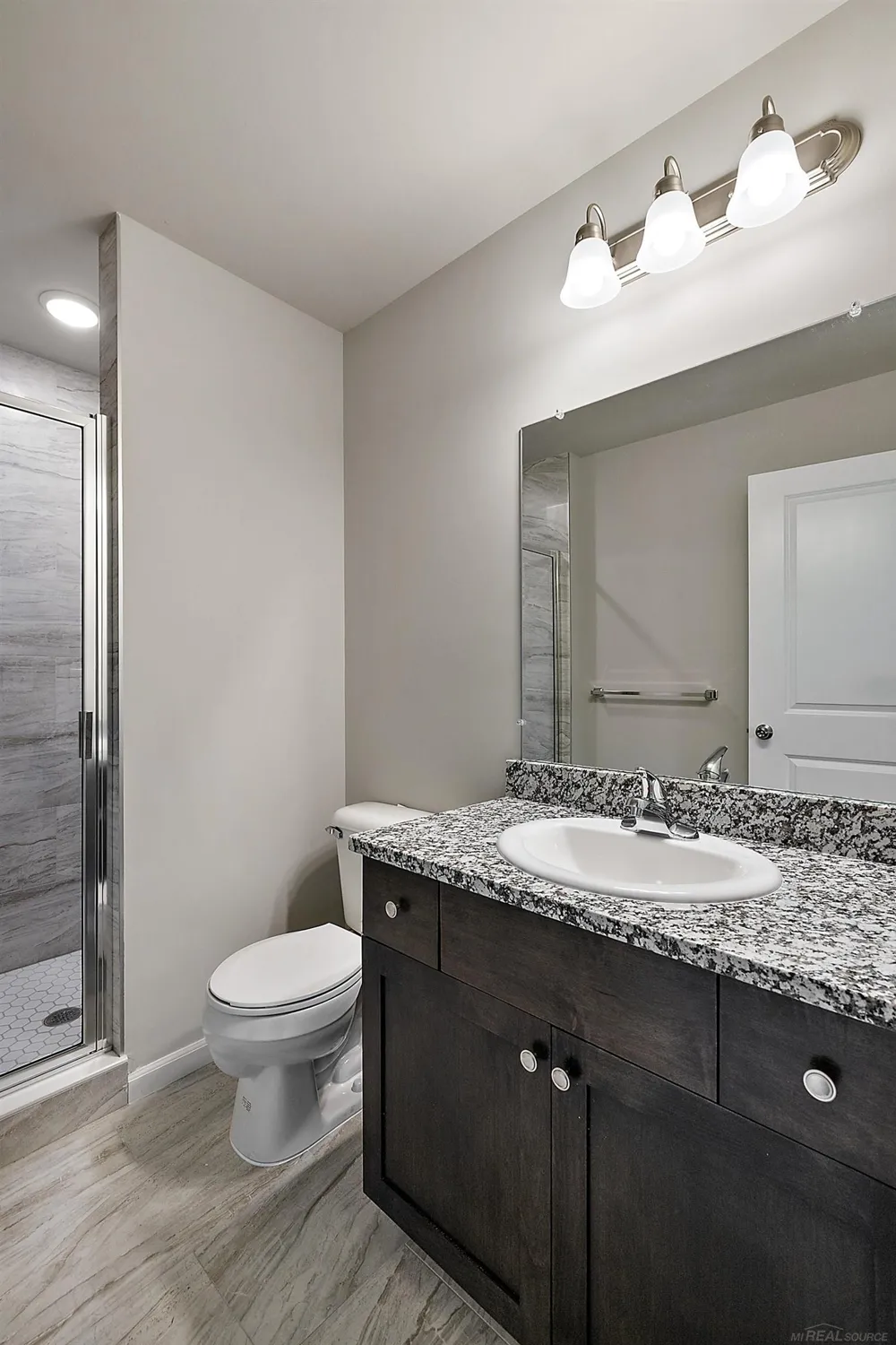 51402 Tides Drive Chesterfield Township, MI 48051