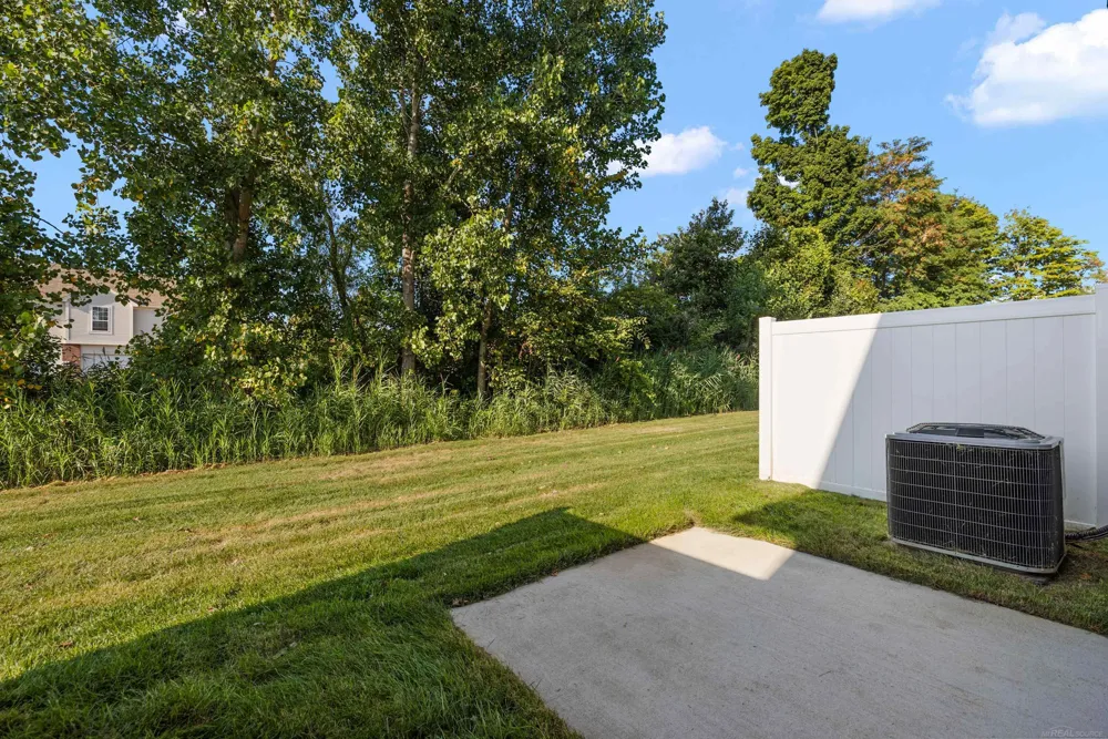 51402 Tides Drive Chesterfield Township, MI 48051