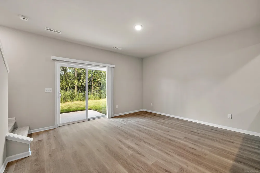 51402 Tides Drive Chesterfield Township, MI 48051