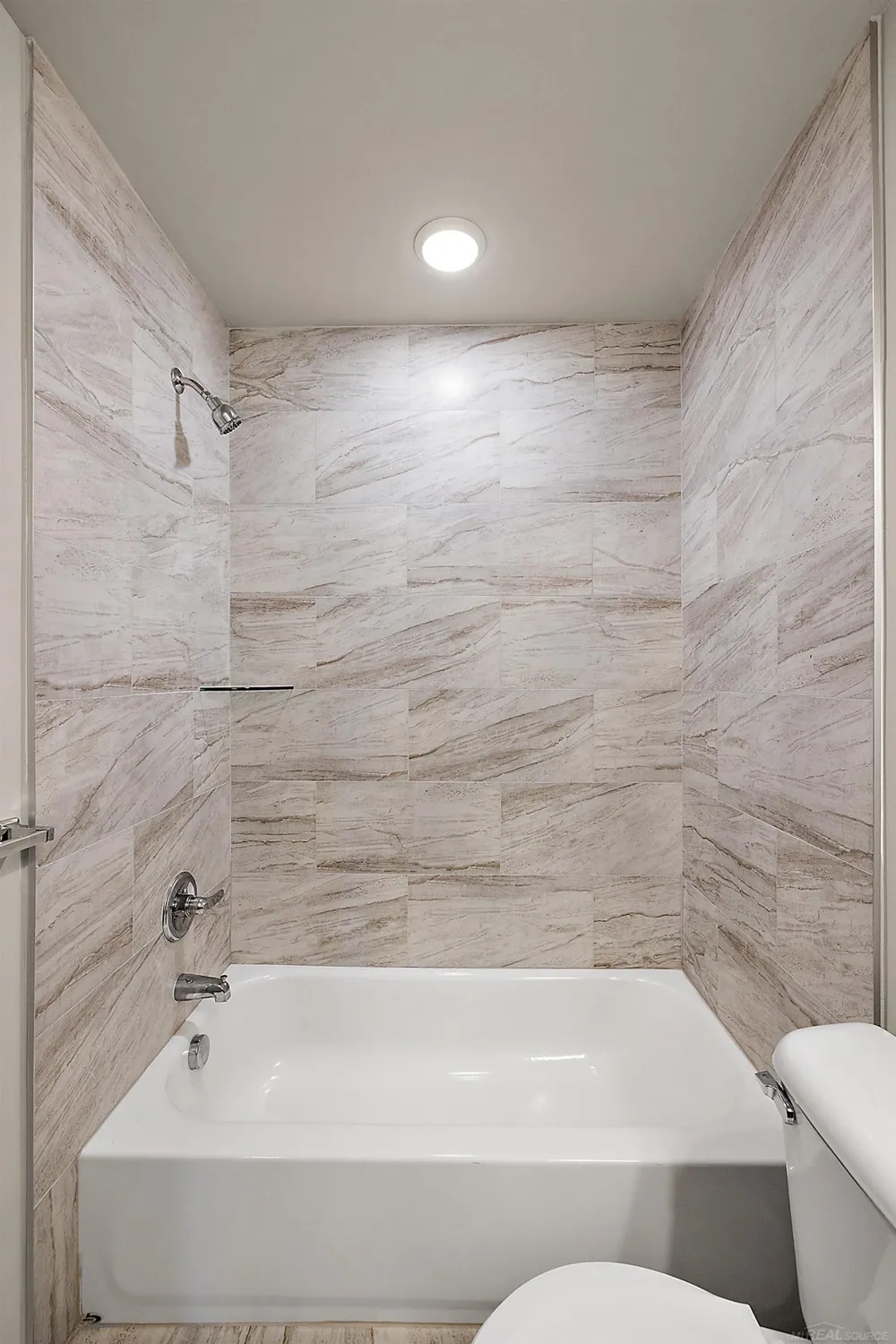 51402 Tides Drive Chesterfield Township, MI 48051