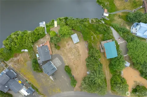 359 Geoduck Loop SW