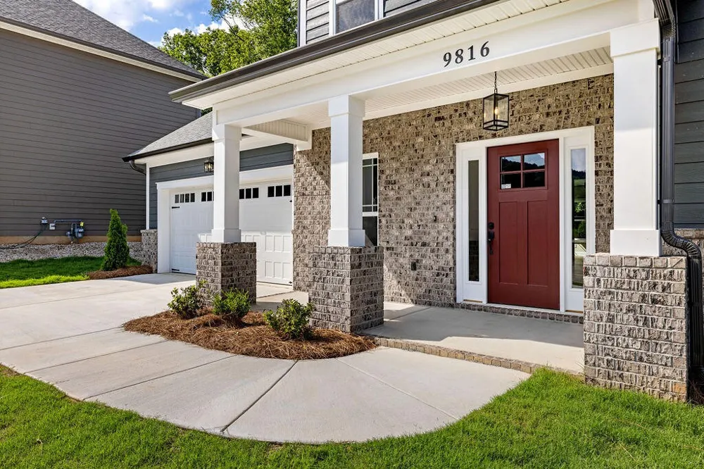 9816 Mayfly Road Ooltewah, TN 37363