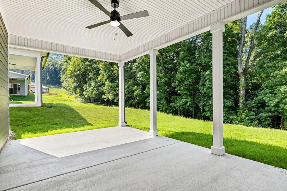 9816 Mayfly Road Ooltewah, TN 37363
