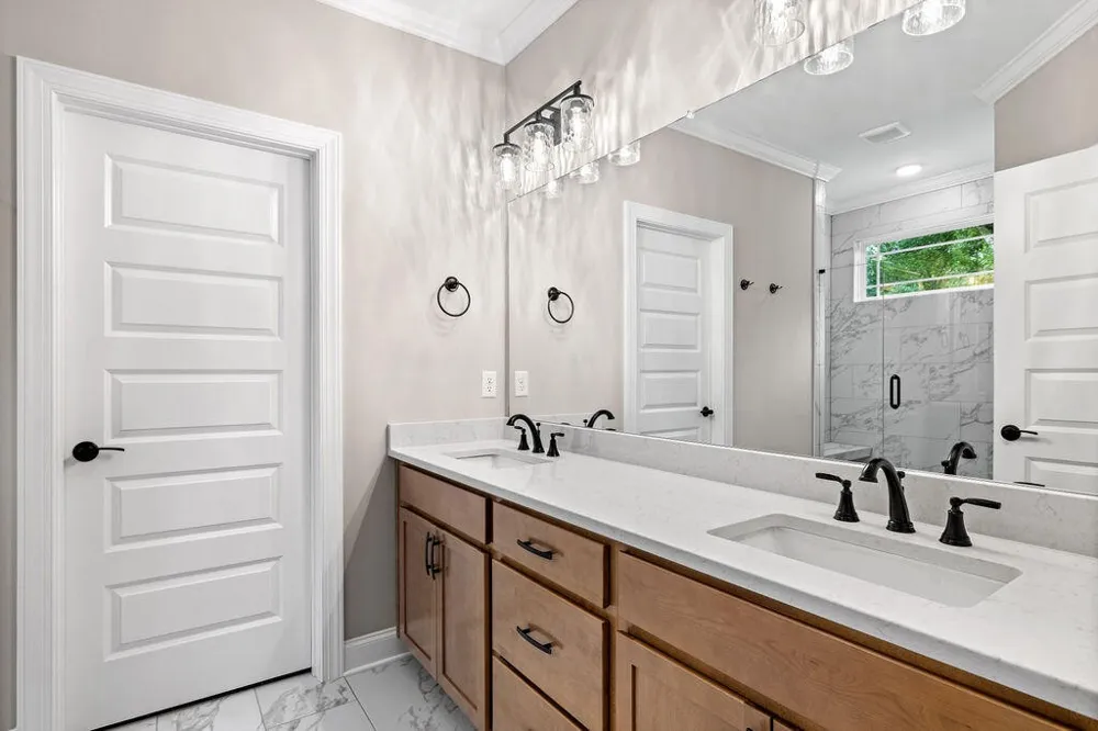 9816 Mayfly Road Ooltewah, TN 37363