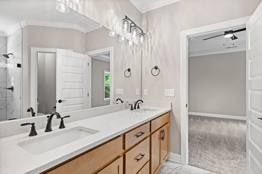 9816 Mayfly Road Ooltewah, TN 37363