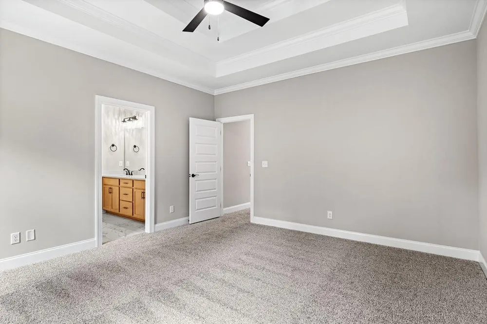9816 Mayfly Road Ooltewah, TN 37363