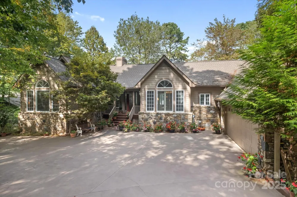 98 Taladu Court Brevard, NC 28712