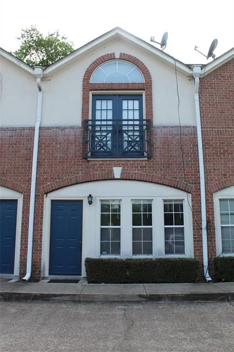 1616 Avenue #6