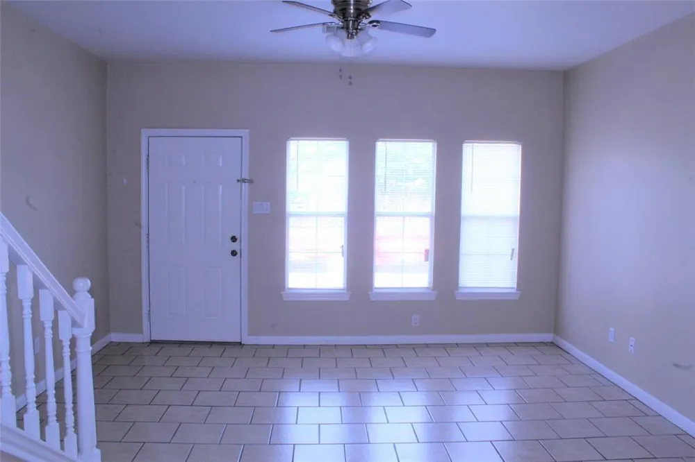 1616 Avenue #6 Huntsville, TX 77340