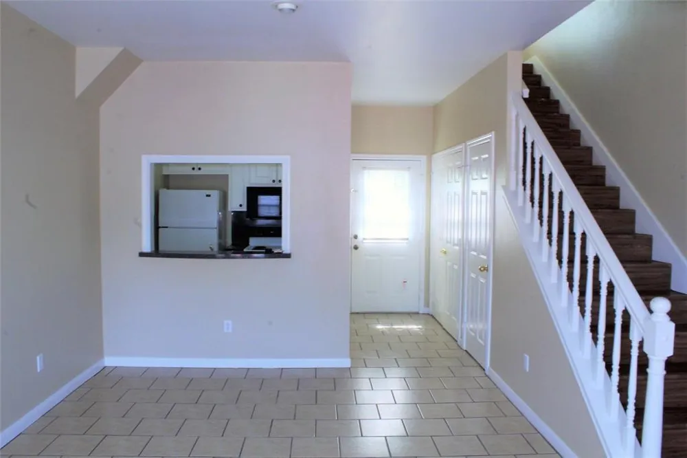 1616 Avenue #6 Huntsville, TX 77340