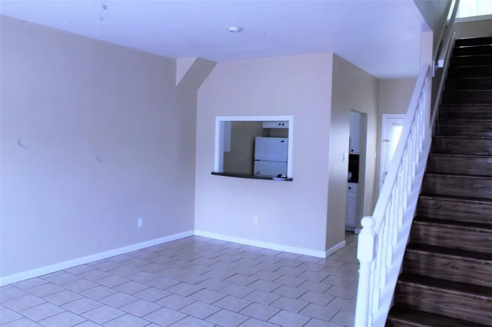 1616 Avenue #6 Huntsville, TX 77340
