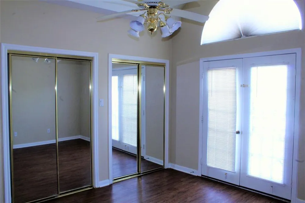 1616 Avenue #6 Huntsville, TX 77340