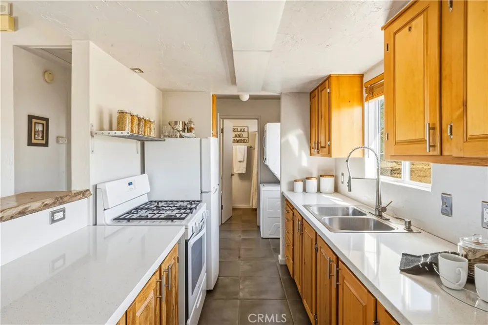 7025 Park Boulevard Joshua Tree, CA 92252