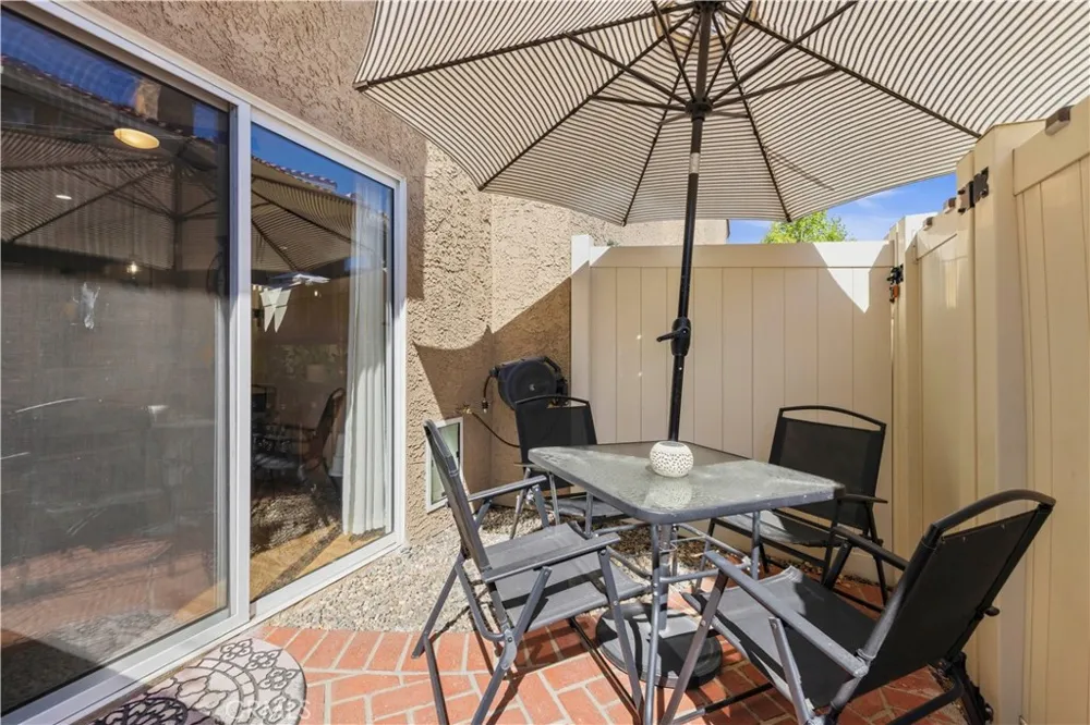 28127 Bobwhite Circle #98 Saugus, CA 91350