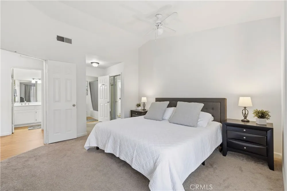 28127 Bobwhite Circle #98 Saugus, CA 91350