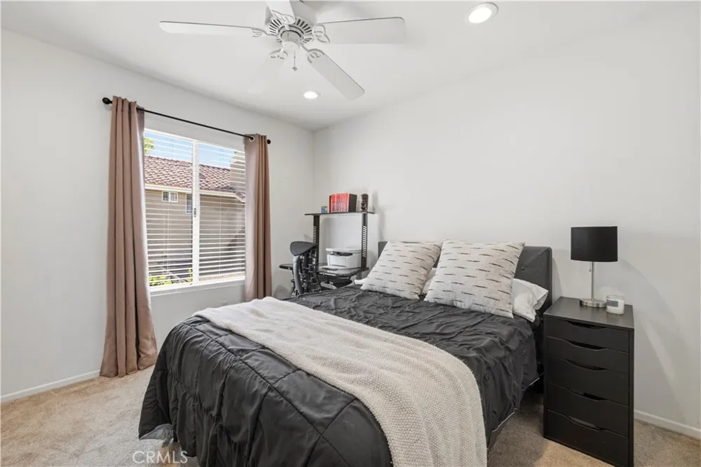 28127 Bobwhite Circle #98 Saugus, CA 91350