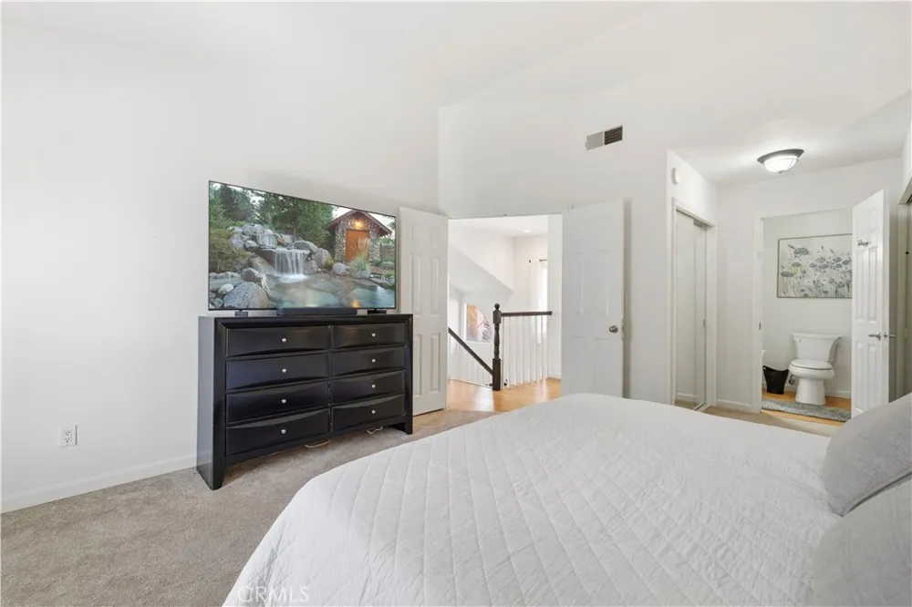 28127 Bobwhite Circle #98 Saugus, CA 91350