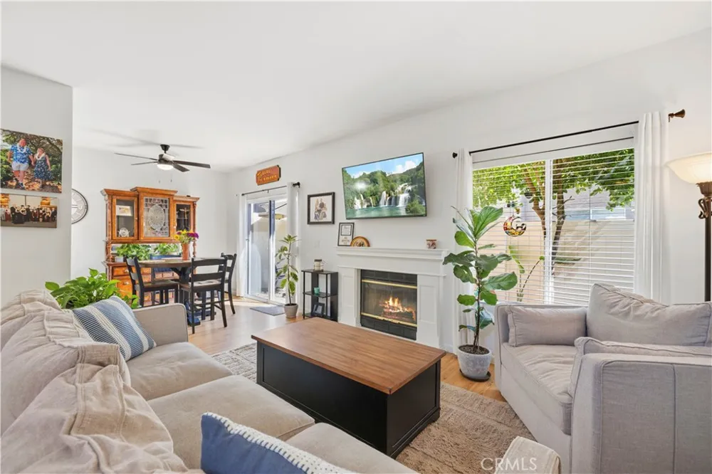 28127 Bobwhite Circle #98 Saugus, CA 91350