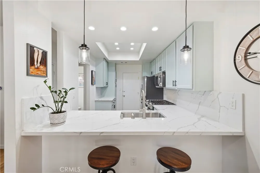 28127 Bobwhite Circle #98 Saugus, CA 91350