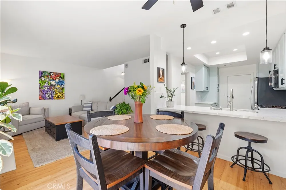 28127 Bobwhite Circle #98 Saugus, CA 91350