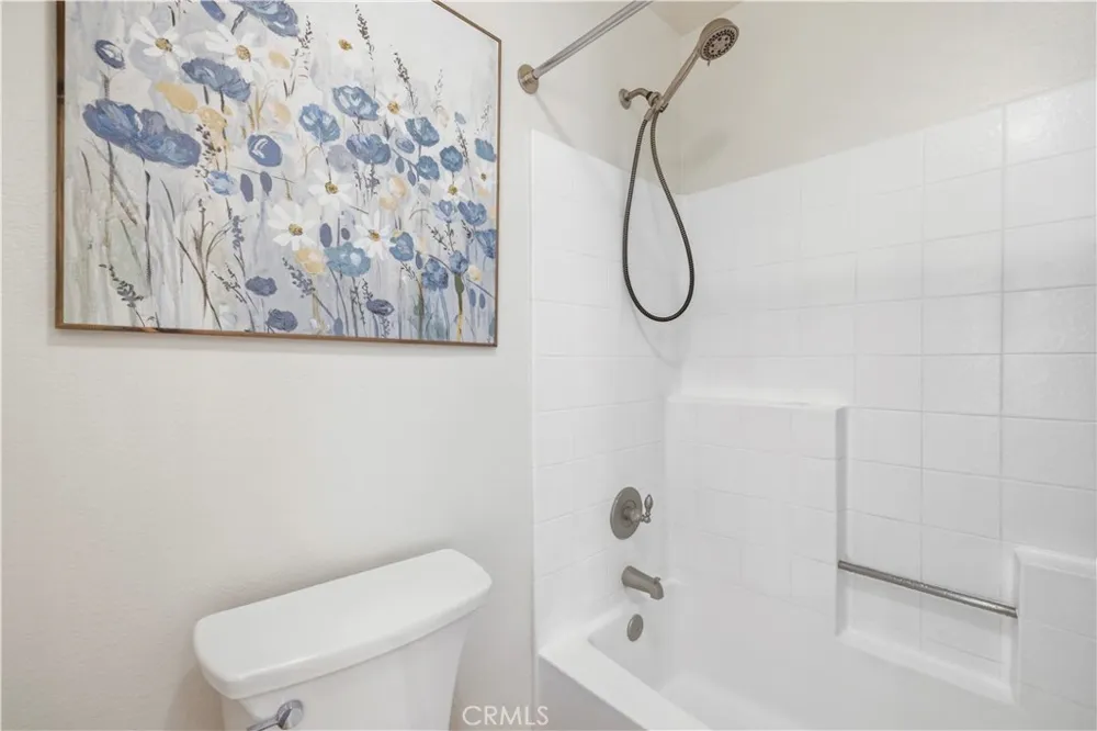 28127 Bobwhite Circle #98 Saugus, CA 91350