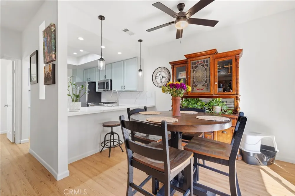 28127 Bobwhite Circle #98 Saugus, CA 91350